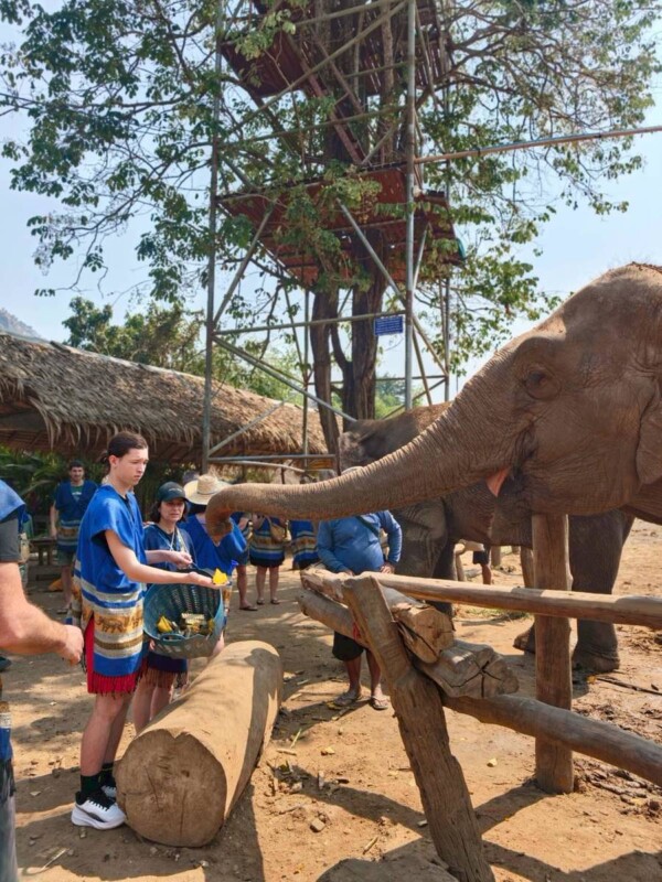 บริการรถเช่าพร้อมคนขับเพชรบุรี