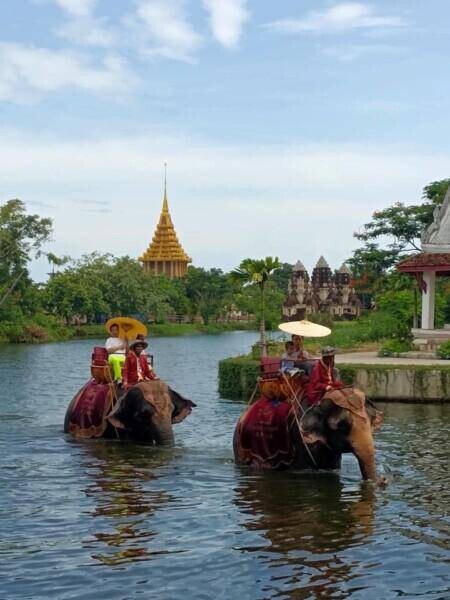 บริการรถเช่าพร้อมคนขับปทุมธานี